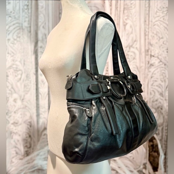 Salvatore Ferragamo Lambskin Gancini Shoulder Bag - Picture 3 of 16